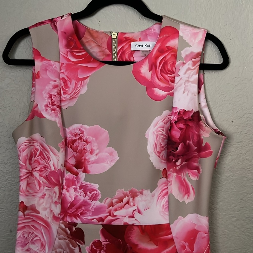 Calvin Klein Pink & Beige Floral Scuba Midi Dress Size 10 Elegant Sheath - Picture 2 of 4